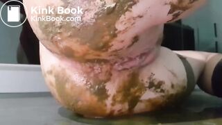 Girl takes a massive shit in her pink panties