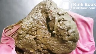 Girl takes a massive shit in her pink panties