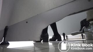 girl pooping in toilet - video 9