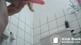 German BBW pooping 01