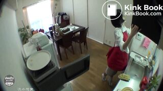 Maid's Shitting