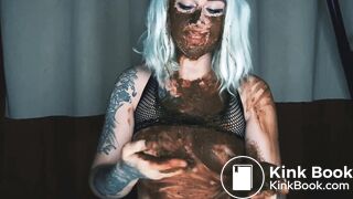 gorgeous and sexy Russian shitting - video 5