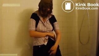 Girl pooping in pants and passing the shit in the face
