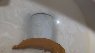 Korean girl shitting - video 3
