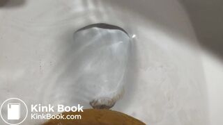 Korean girl shitting - video 3