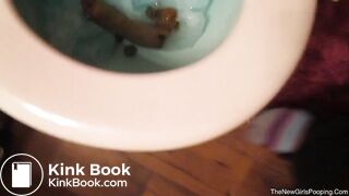 White girl pooping nice logd