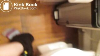 White girl pooping nice logd