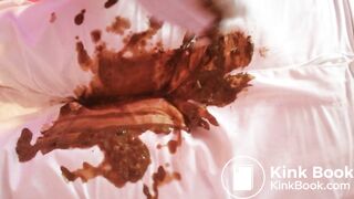 Panty poop and poop on white jeans then smearing - video 5