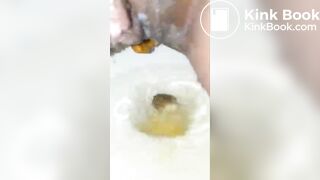 Ebony Shitting - video 4