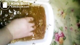 russian girl cooks coctaile