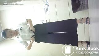 Chinese girls go to toilet 108
