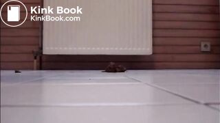 Hot body milf shitting on her legs