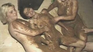 Scat foursome - video 2