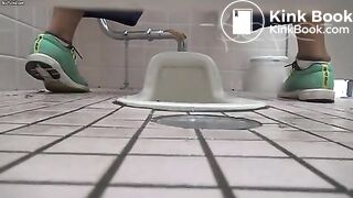 poop back shot - video 19