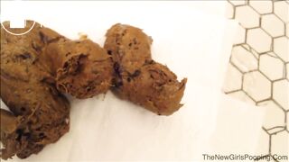 sexy naked girl shitting and pissing - video 4