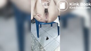 Beautiful Mistress Bianc shitting