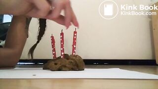 Woman shit a birthday cake