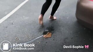 german girl shitting on roadside