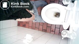 Woman has to go to the Toilet!