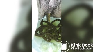 Mature bbw pooping long pieces of shit.