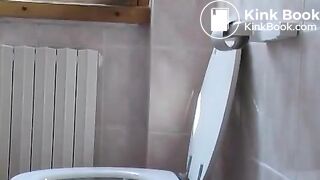 Squat pooping on bidet