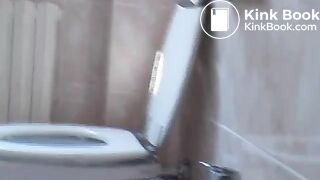 Squat pooping on bidet