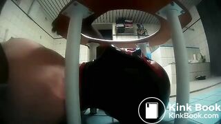 Comendo merda da mulher e batendo punheta