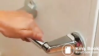 no toilet papaer scene