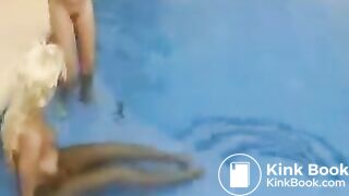 goosey4 (two blondies shitting at the same time in a pool)