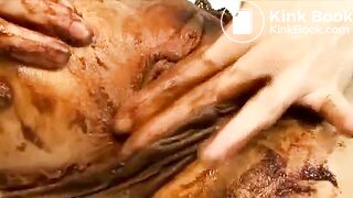 Girl shits and plays