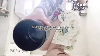 High-quality girls pooping in the toilet