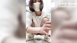 High-quality girls pooping in the toilet 2