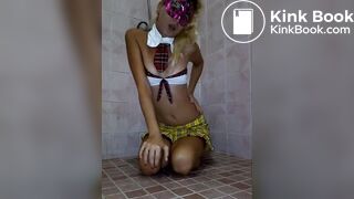 schoolgirl pooping