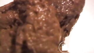 Hot girl pooping - video 4