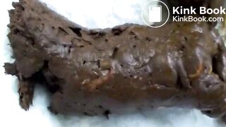 Girl's desperate shit in the woods