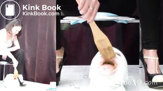 Good toilet slave for three girls.