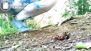 Forest poop - video 3