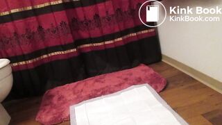 woman pooping on the floor - video 94