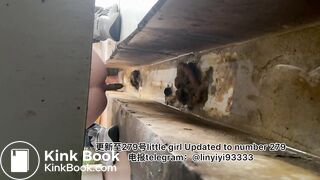 High-quality girls pooping in the toilet 5