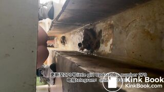 High-quality girls pooping in the toilet 5