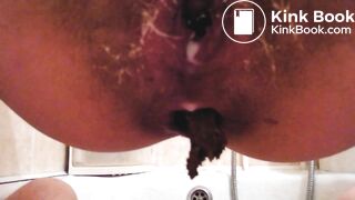 pretty girl pooping - video 7