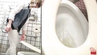 japanese girls shitting on toiet