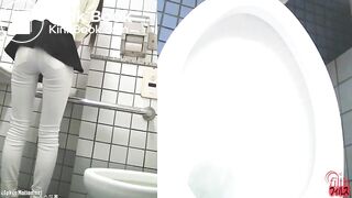 japanese girls shitting on toiet