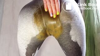 grey leggings poop - video 2