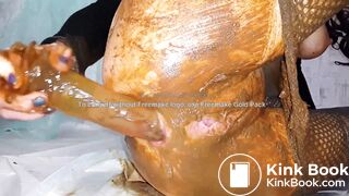 sexy Russian pooping and peeing - video 11