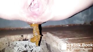 POOPING WITH CUM