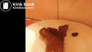 Teen dropping a big one on the floor