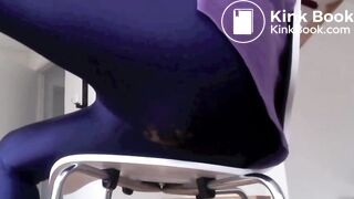 Messing her leggings