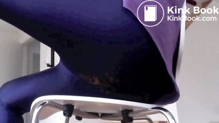 Messing her leggings