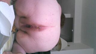 nice fat ass piss and poo